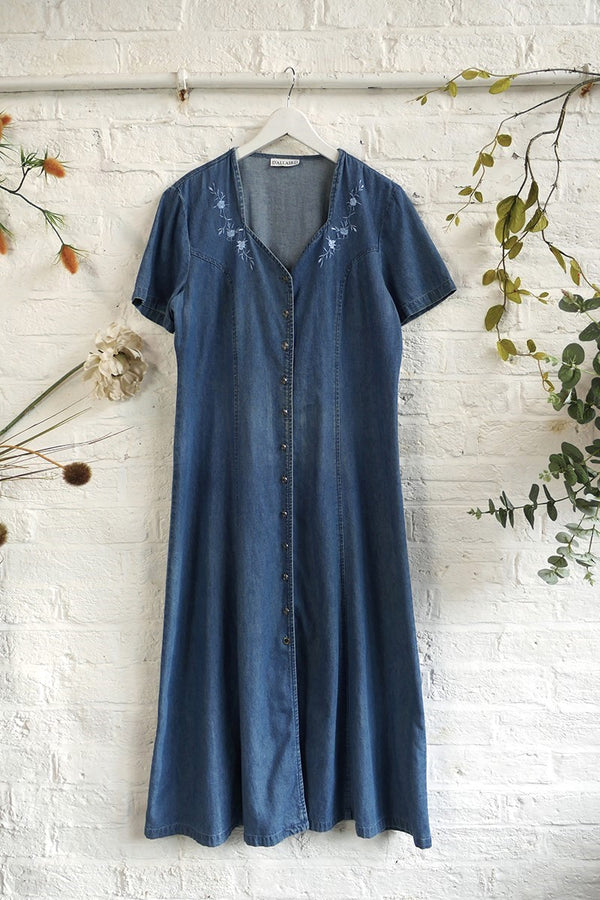 Vintage Sweetheart Denim Dress with Blue Floral Embroidery - Size M/L