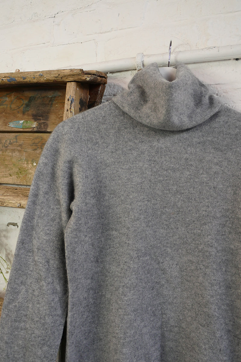 Vintage Cashmere Roll Neck Jumper in Speckled Grey - Size S by All About Audrey